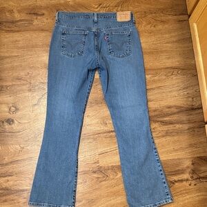 Vintage 515 Levi's. Women's Classic Blue Flare leg. 6S